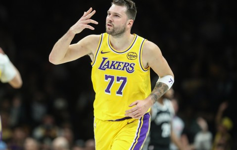 华体会体育网页版登陆-东契奇单赛季第15次单场至少25+10+5 湖人队史自01年奥尼尔后最多