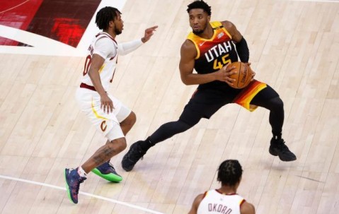 体育直播-轰出联盟最强进攻效率 米切尔就是爵士的火力答案