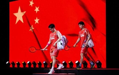 足球-汤尤杯｜石宇奇赛前伤退，王昶赛中受伤，国羽男队提前出线，但伤情令人担忧|加拿大|赖浩俊|汤姆斯杯|比赛|世锦赛_新浪体育_新浪新闻