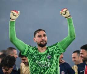 队报：多纳鲁马仍跟巴黎训练，曼联退出竞争&amp;他更接近加盟曼城